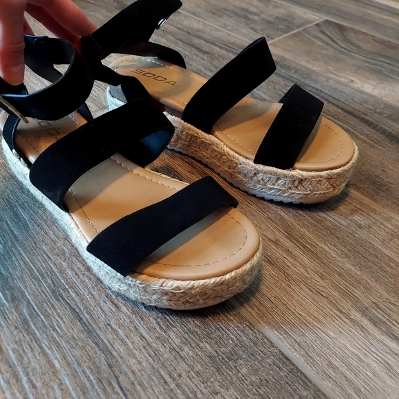 SODA Women's Black Espadrille Sandals - Picture 3 of 8